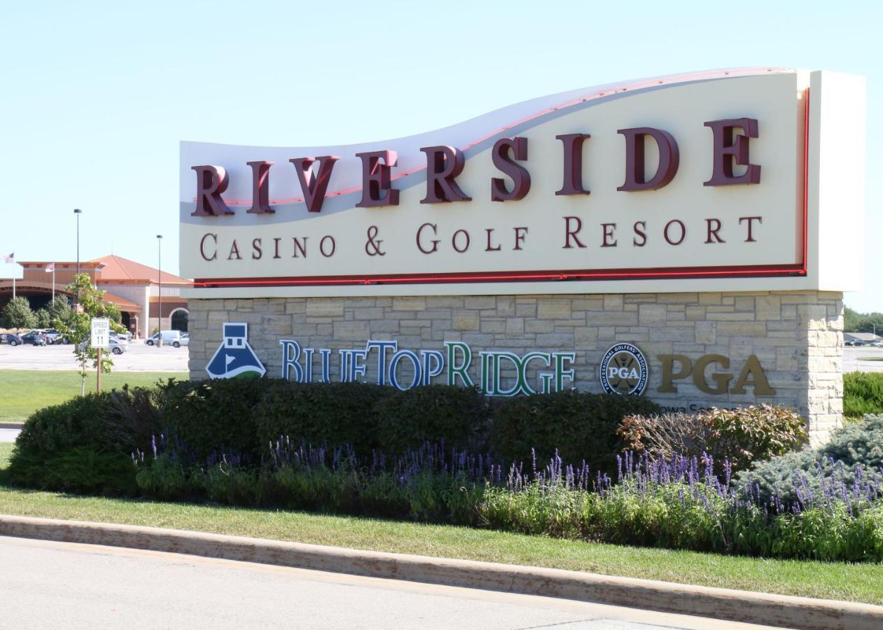 Riverside Casino & Golf Resort Exteriör bild
